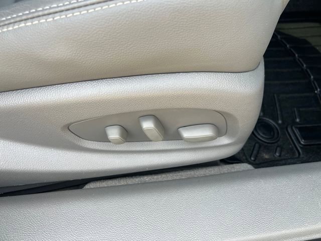 Used 2018 Chevrolet Impala LT w/ Sunroof and Spoiler Package image 16