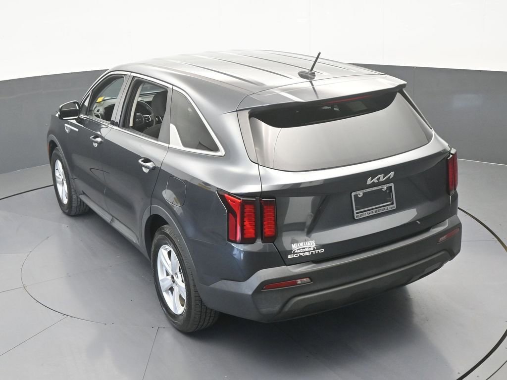 Used 2023 Kia Sorento LX FWD image 48