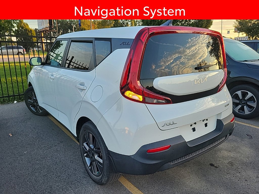 Used 2022 Kia Soul EX FWD image 4
