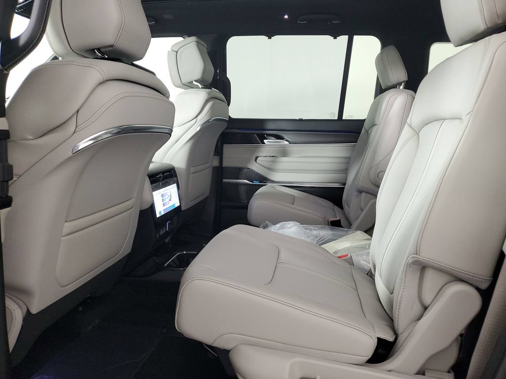 New 2026 Jeep Grand Wagoneer Summit AWD/4WD image 13