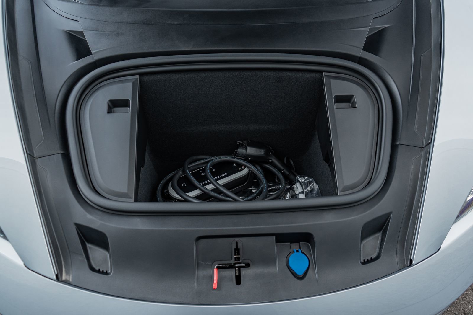 Used 2025 Porsche Taycan image 48