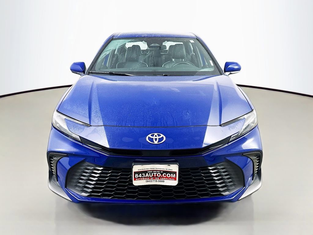 Used 2025 Toyota Camry SE video 2