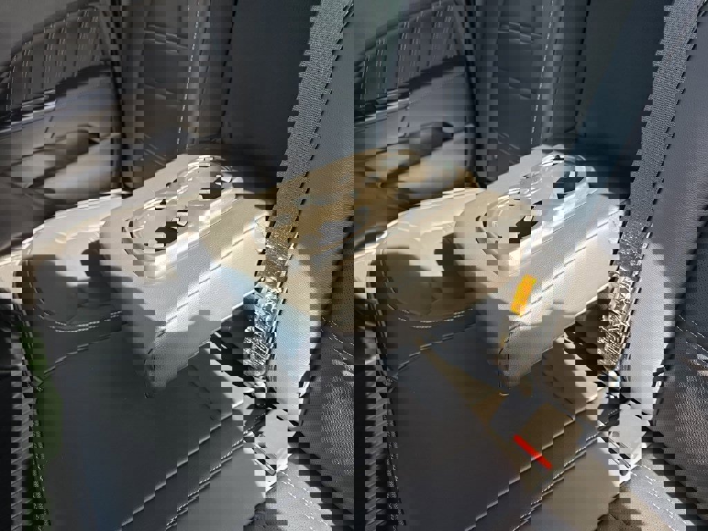 Used 2022 GMC Canyon Denali image 11