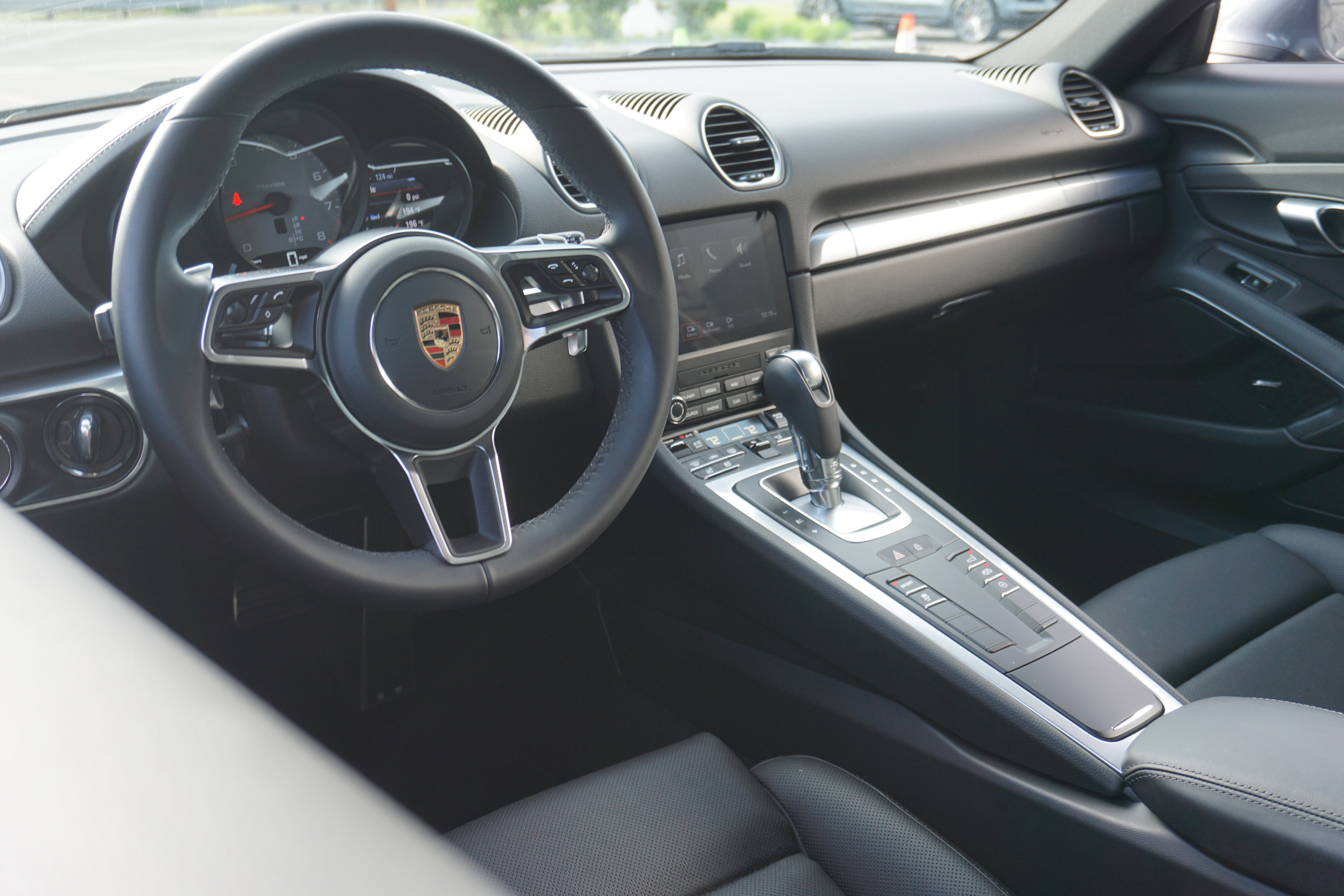 Certified 2025 Porsche 718 Cayman GT4 RS RWD image 4