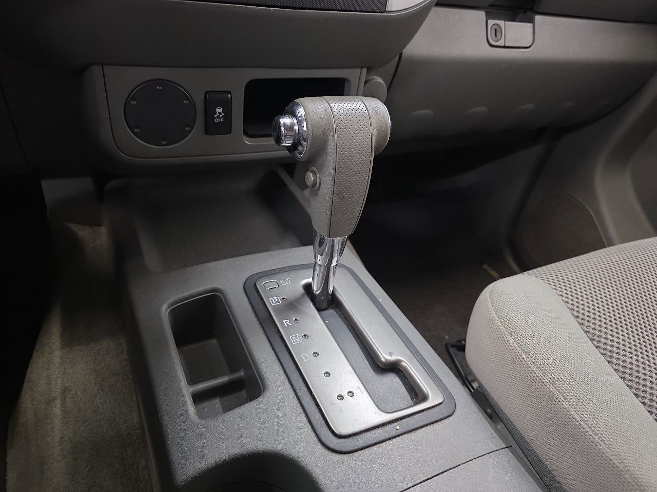 Used 2012 Nissan Frontier SV image 45