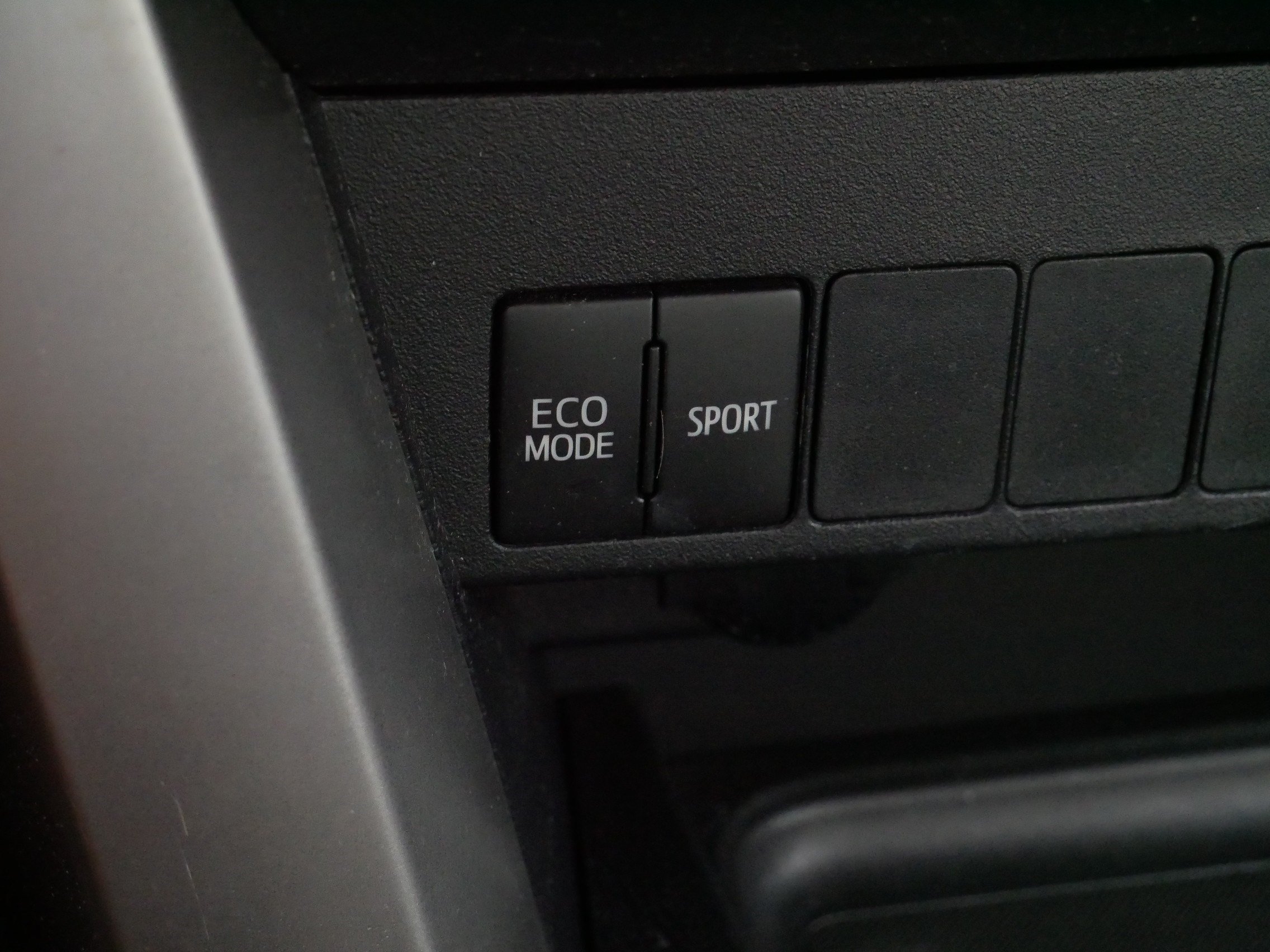 Used 2016 Toyota RAV4 XLE AWD/4WD image 28