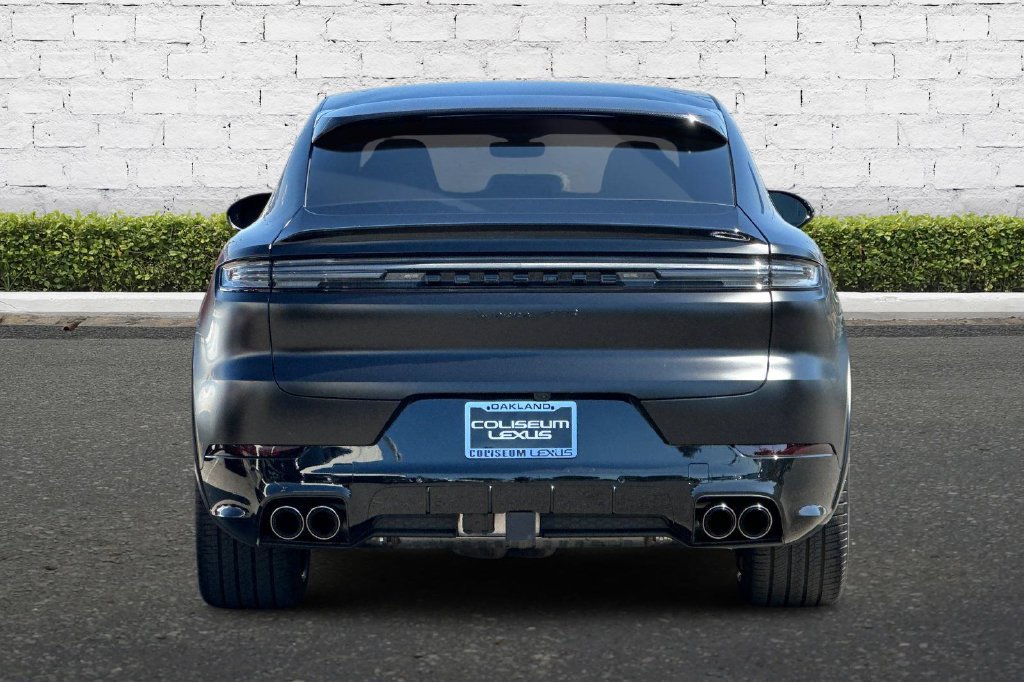 Used 2026 Porsche Cayenne GTS AWD/4WD image 5