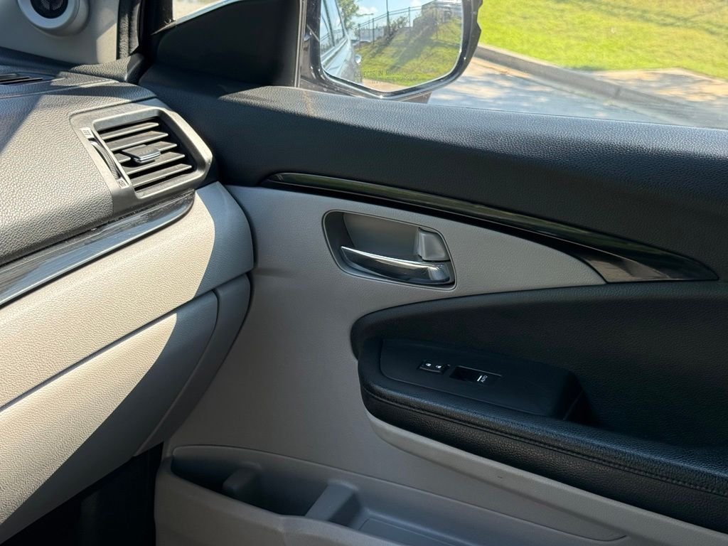 Used 2016 Honda Pilot Touring image 36