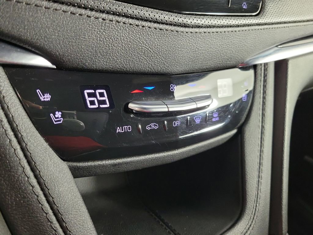 Certified 2024 Cadillac XT5 Premium Luxury image 29