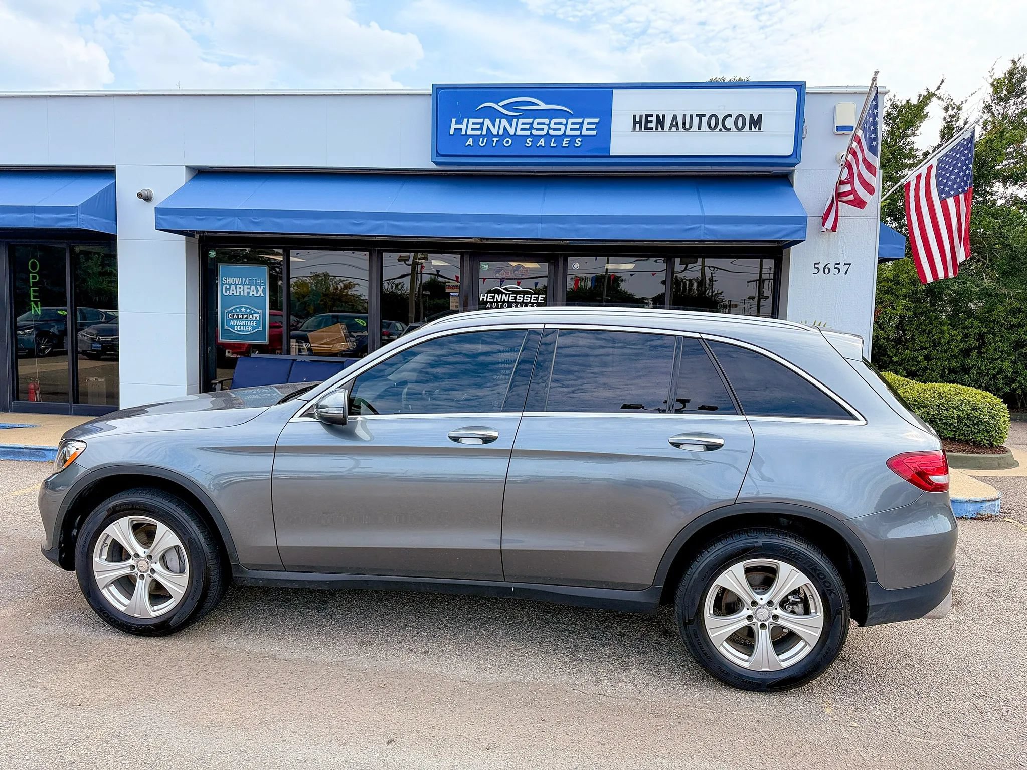 Used 2016 Mercedes-Benz GLC 300 4MATIC w/ Multimedia Package image 7
