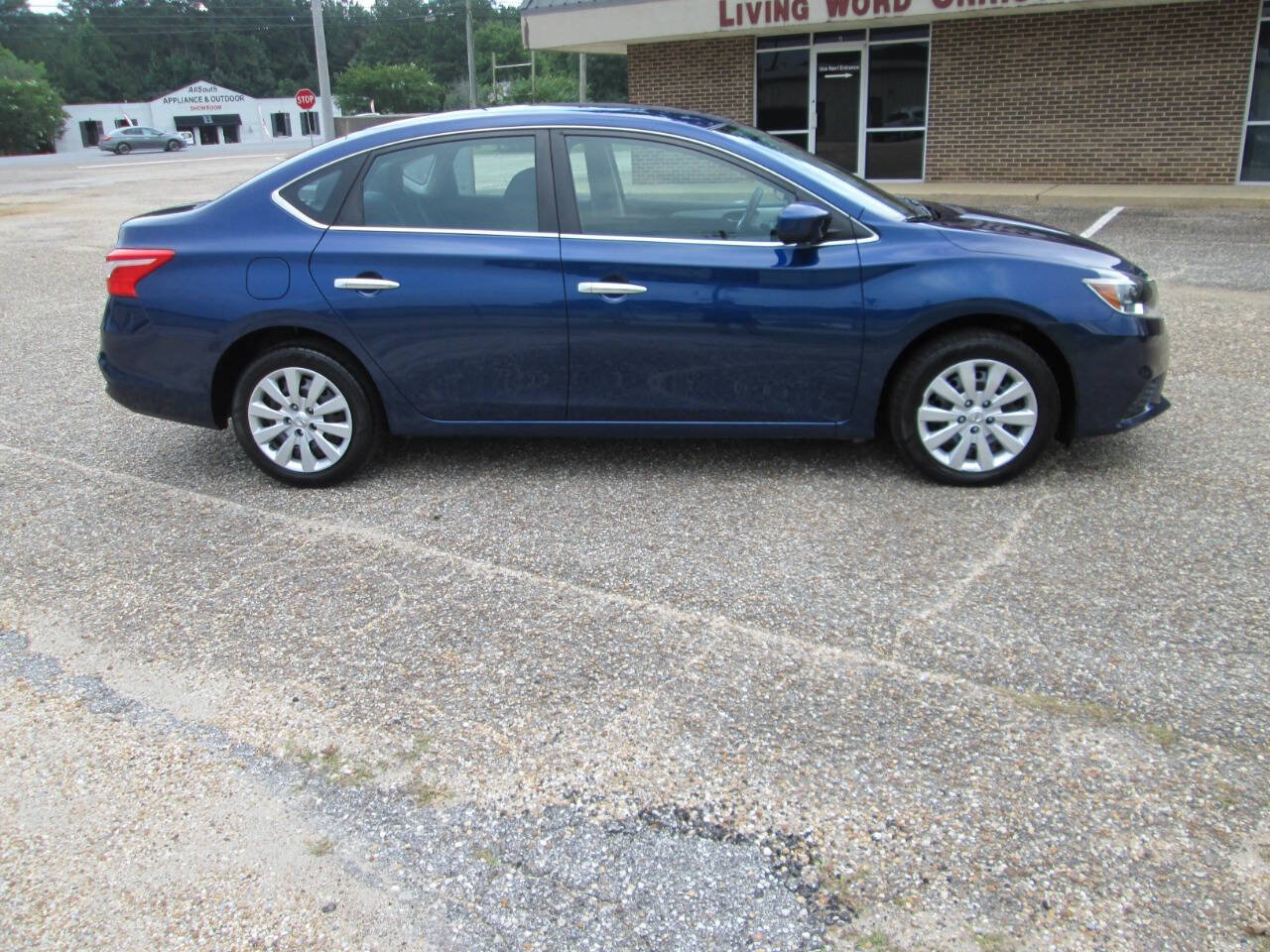 Used 2019 Nissan Sentra S FWD image 40