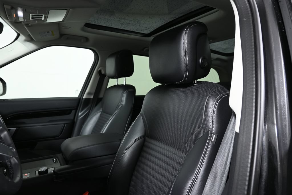 Used 2024 Land Rover Discovery S AWD/4WD image 44