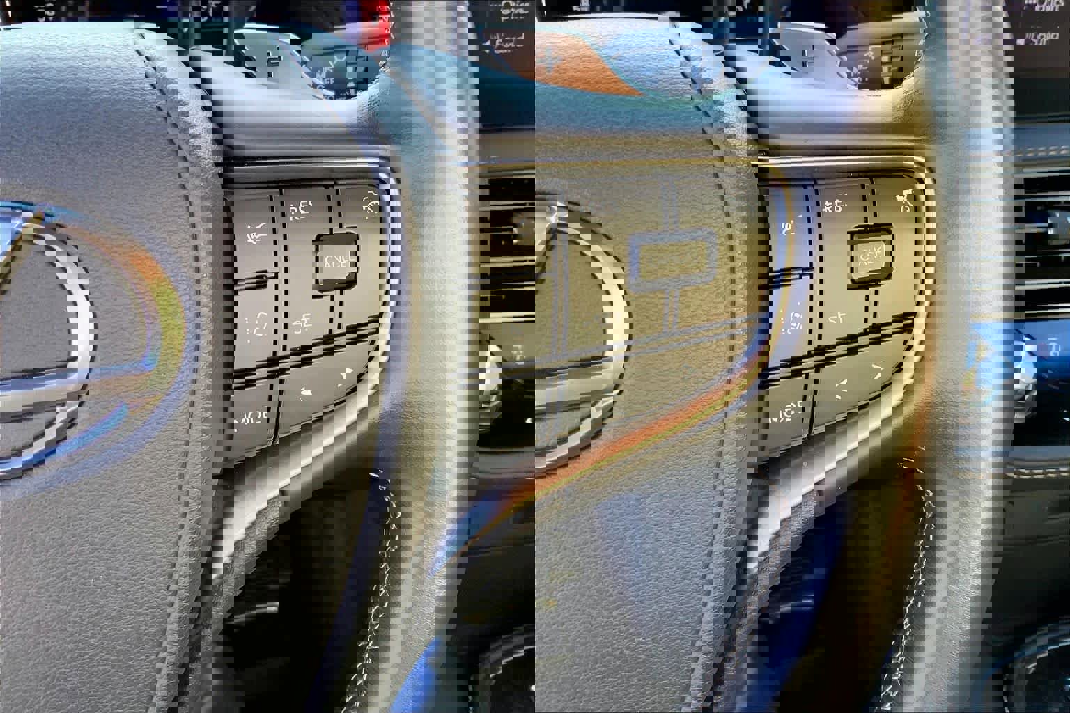 Used 2021 Lexus LS 500 w/ Accessory Package (Z2) image 23