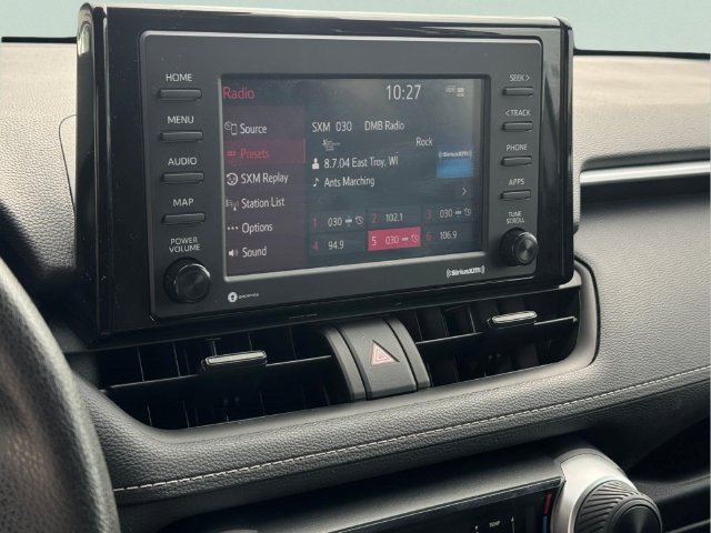 Used 2022 Toyota RAV4 LE FWD image 17