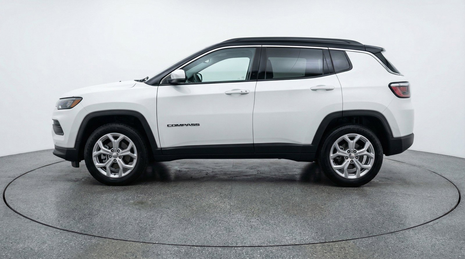 Used 2025 Jeep Compass Latitude image 5
