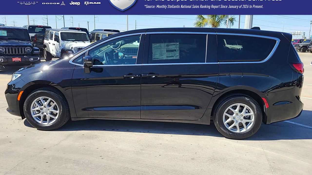 New 2026 Chrysler Pacifica Select FWD image 5