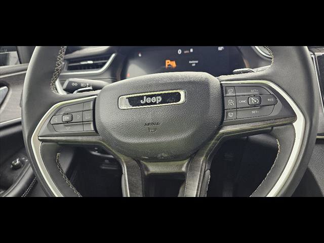 Used 2024 Jeep Grand Cherokee L Limited w/ Luxury Tech Group II image 18