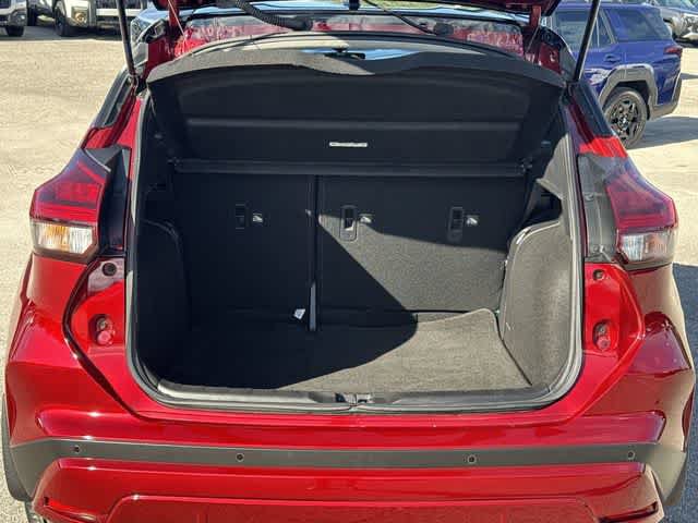 Used 2021 Nissan Kicks SR w/ SR Premium Package FWD image 29