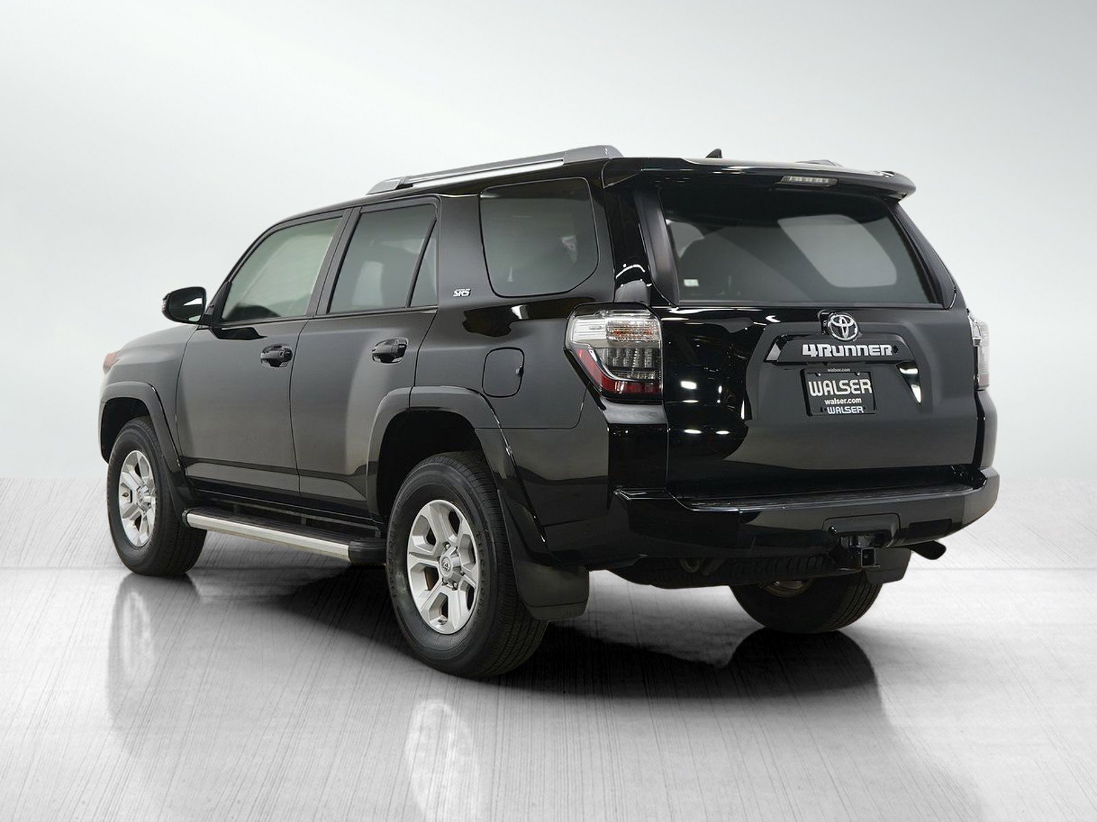 Used 2014 Toyota 4Runner SR5 Premium image 3