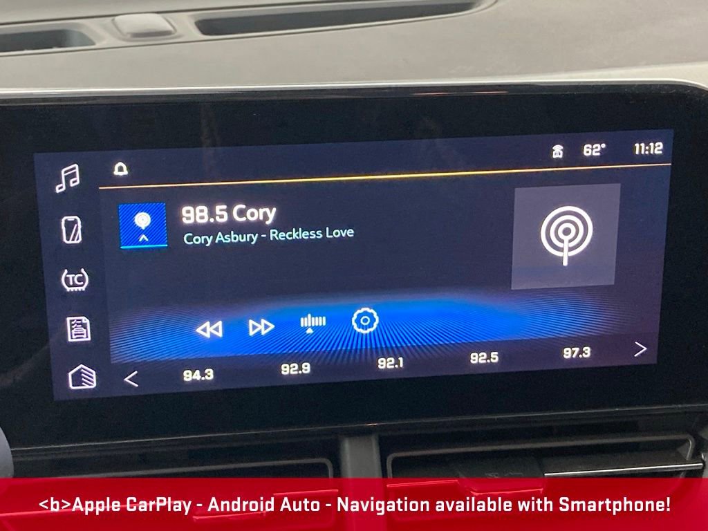 Used 2025 Chevrolet Trax LT w/ LT Convenience Package FWD image 3