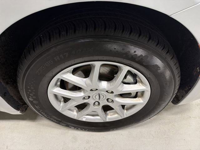 Used 2024 Chrysler Pacifica Touring-L image 14