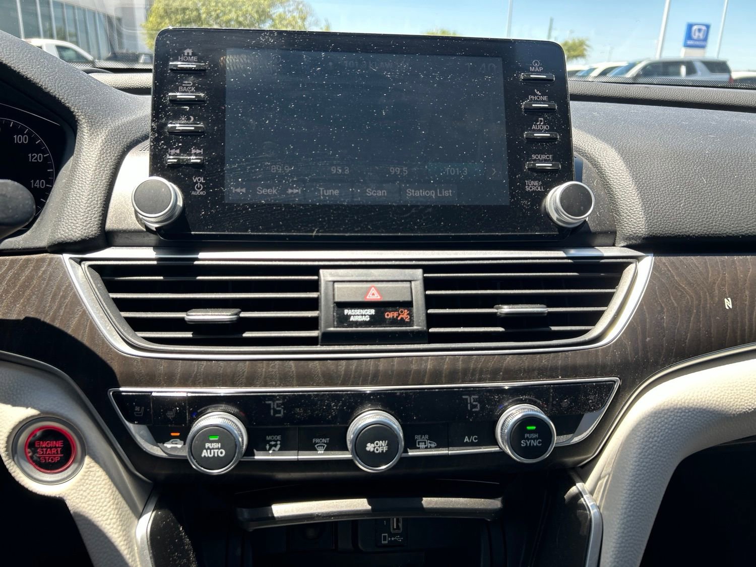 Used 2019 Honda Accord Touring image 18