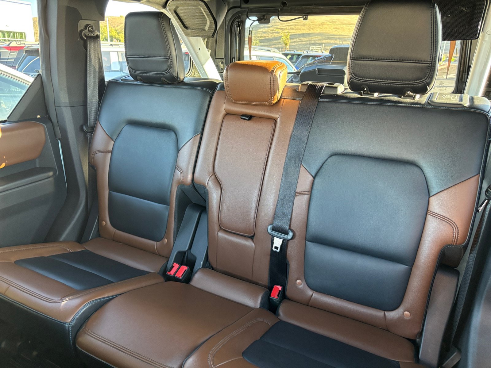 Used 2024 Ford Bronco Outer Banks w/ Sasquatch Package AWD/4WD image 17