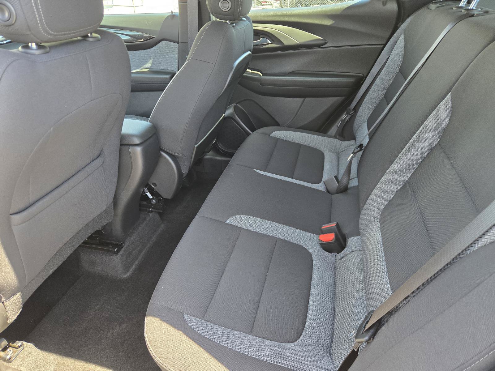 Used 2025 Chevrolet TrailBlazer LS w/ LS Confidence Package FWD image 25