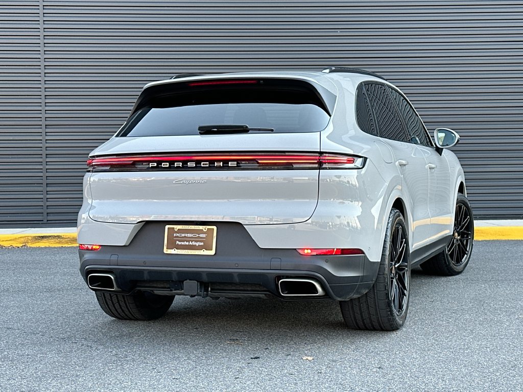 Certified 2025 Porsche Cayenne AWD/4WD image 9