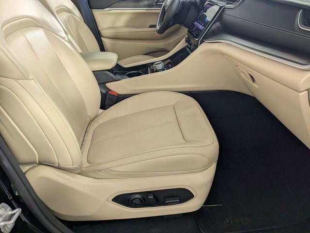 Used 2024 Jeep Grand Cherokee L Limited w/ Luxury Tech Group II image 35