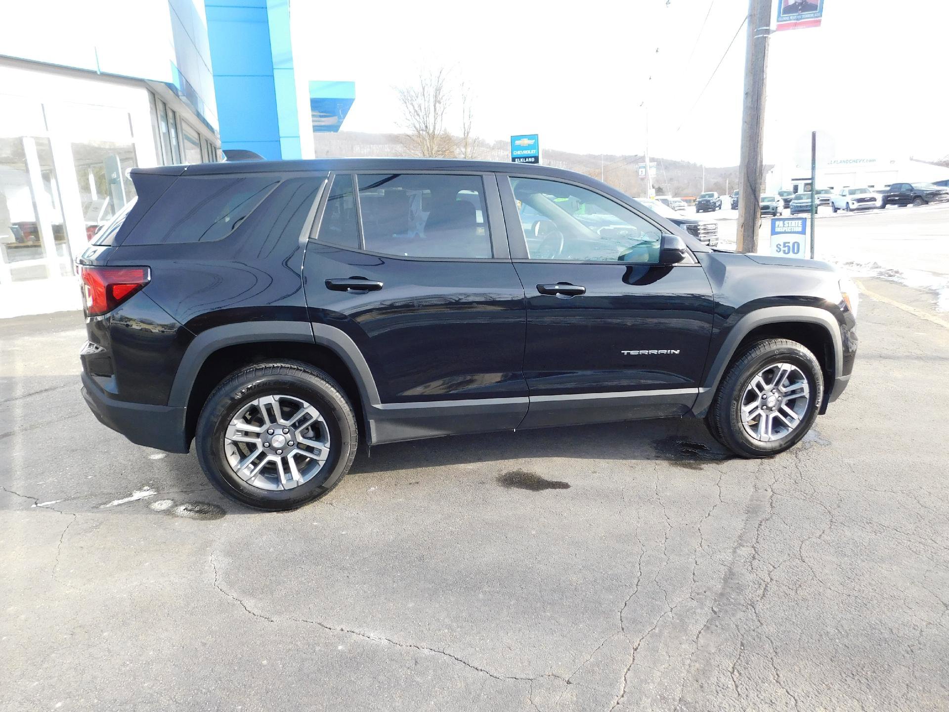 Used 2025 GMC Terrain Elevation image 8