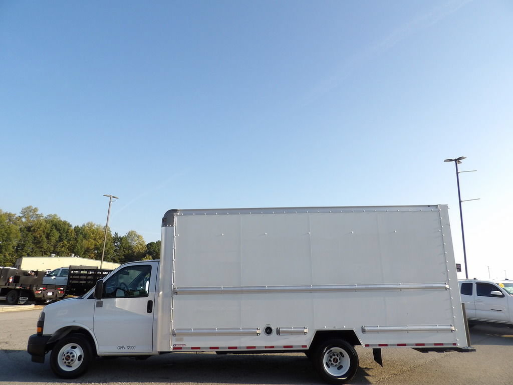 Used 2022 GMC Savana 3500 Extended w/ Power Convenience Package RWD image 54