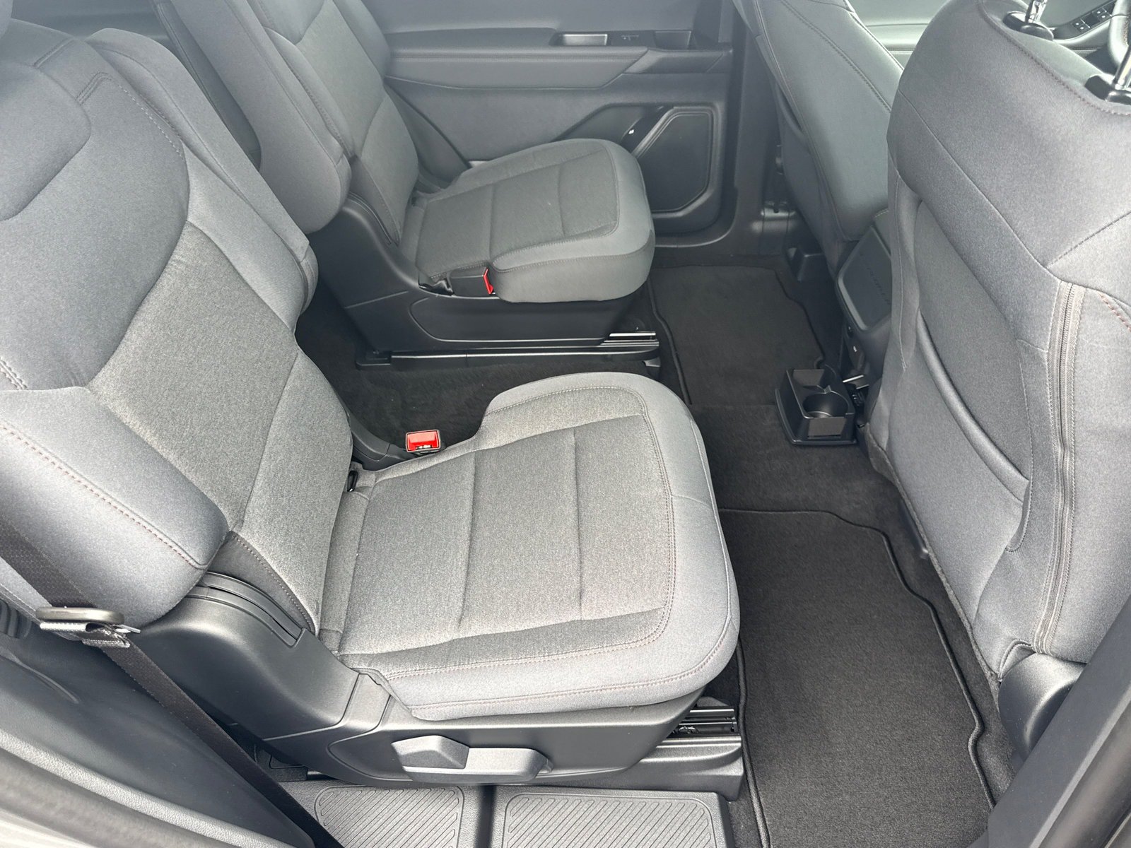 New 2026 Ford Explorer Active RWD image 17