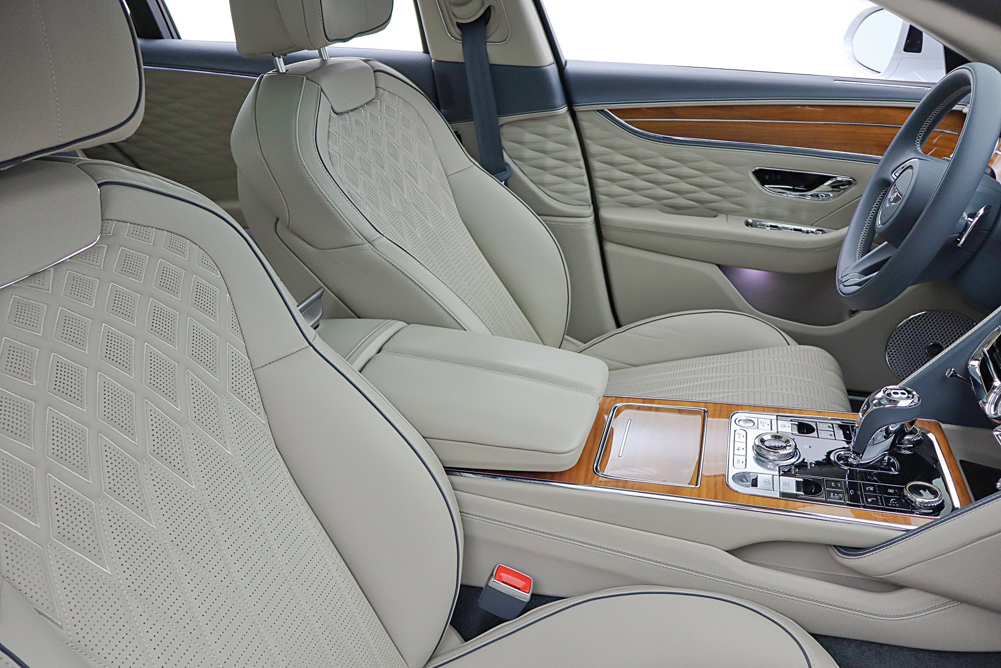 Used 2023 Bentley Flying Spur Azure image 36