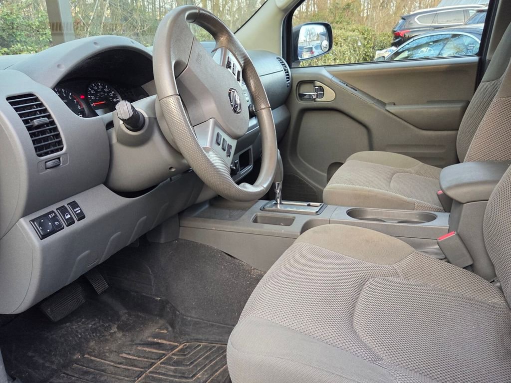 Used 2019 Nissan Frontier SV image 8