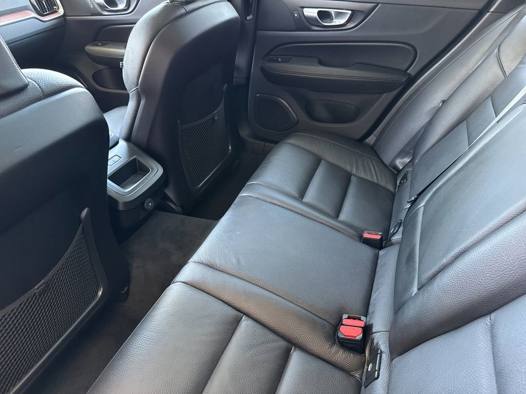 Certified 2025 Volvo V60 B5 Cross Country Plus AWD/4WD image 11