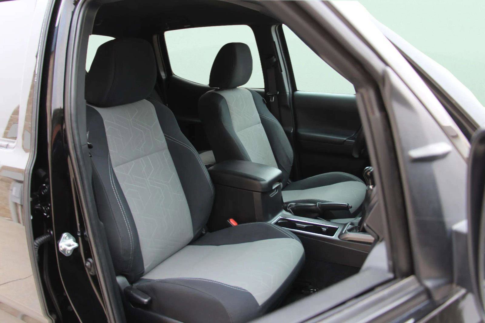 Used 2022 Toyota Tacoma TRD Off-Road image 26
