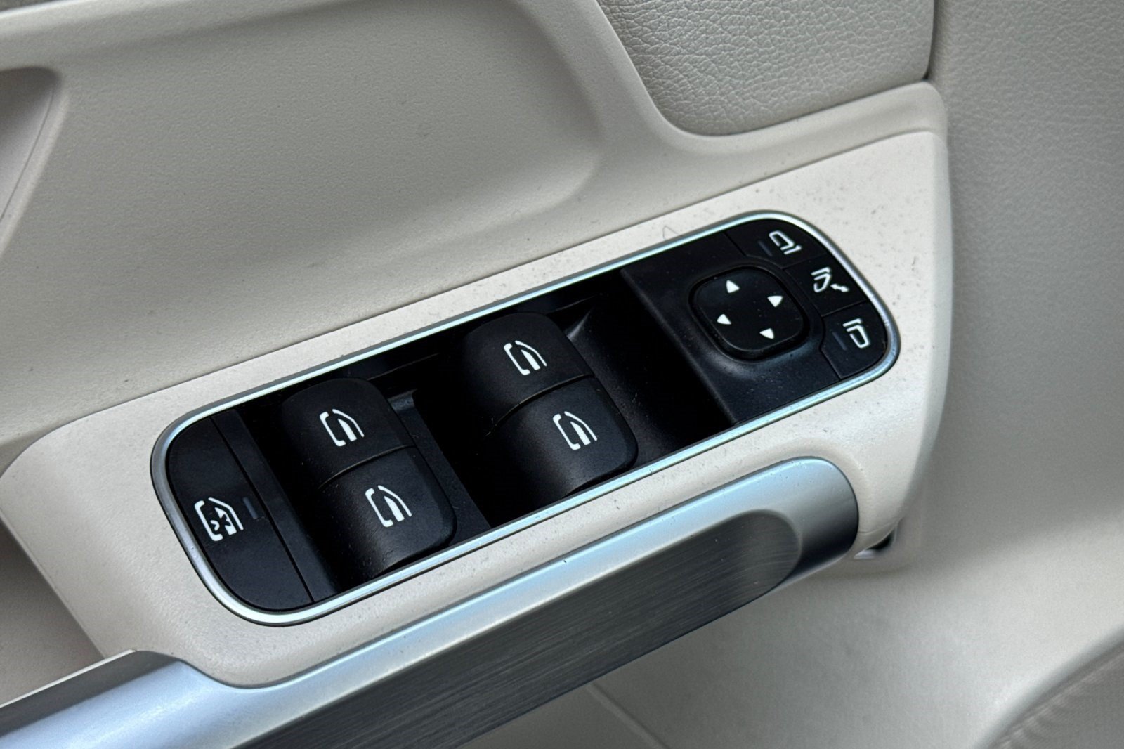 Certified 2024 Mercedes-Benz EQB 250+ image 13