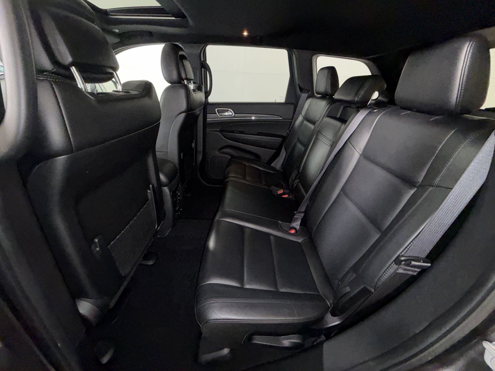 Used 2020 Jeep Grand Cherokee Limited AWD/4WD image 25