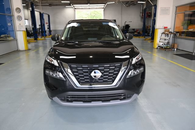 Used 2023 Nissan Rogue S AWD/4WD image 2