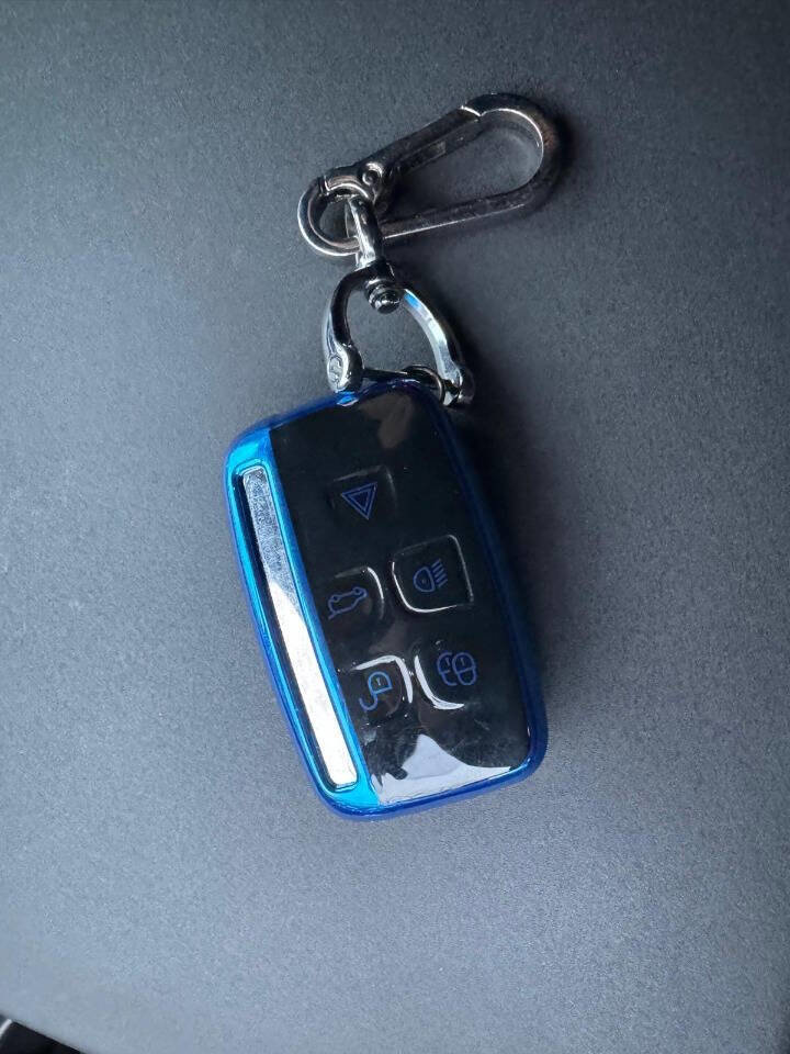 Used 2017 Land Rover Discovery SE image 34