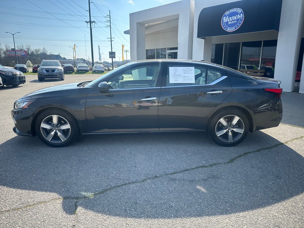 Used 2022 Nissan Altima 2.5 SL image 2