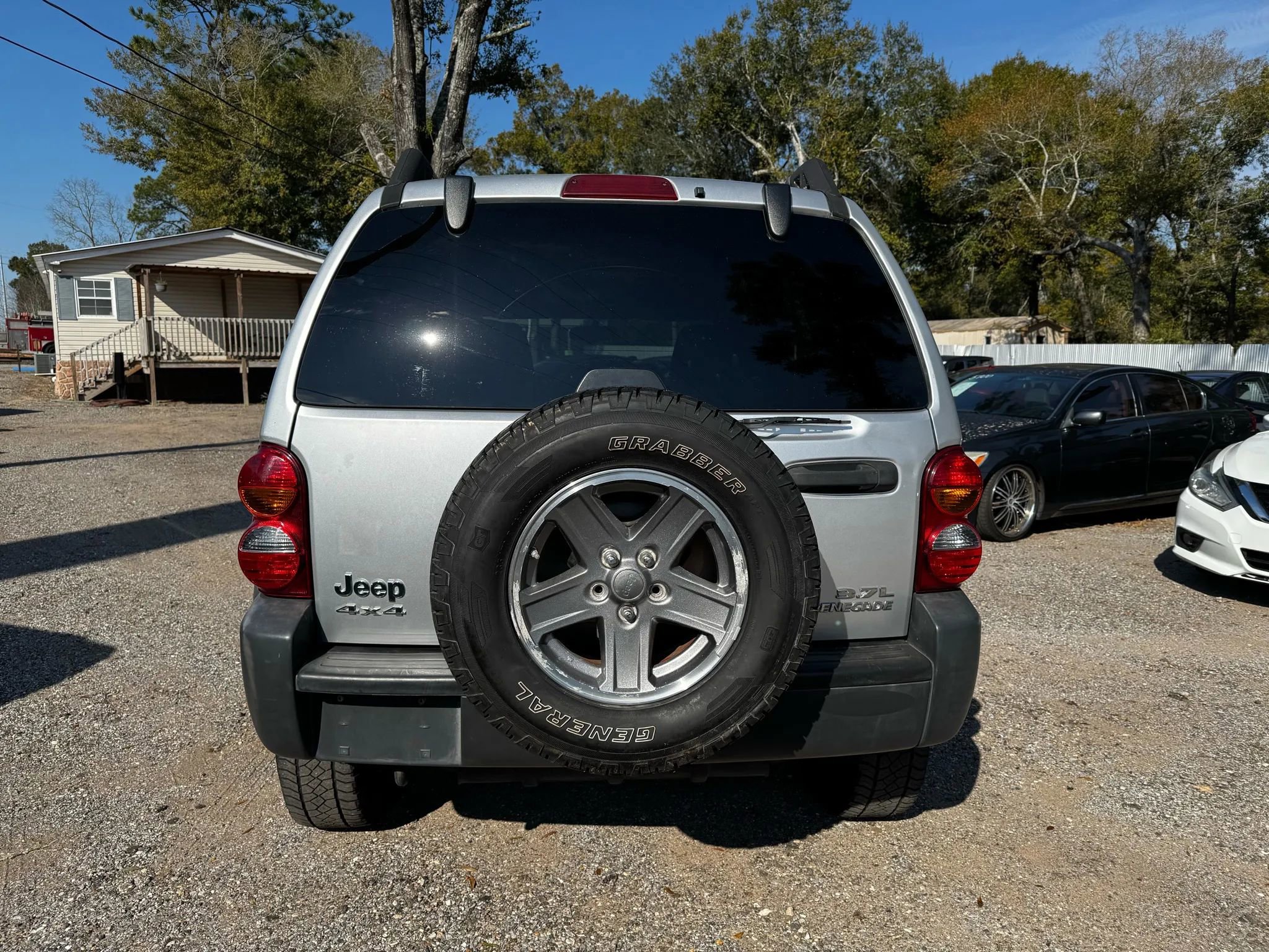 Used 2005 Jeep Liberty Renegade image 4