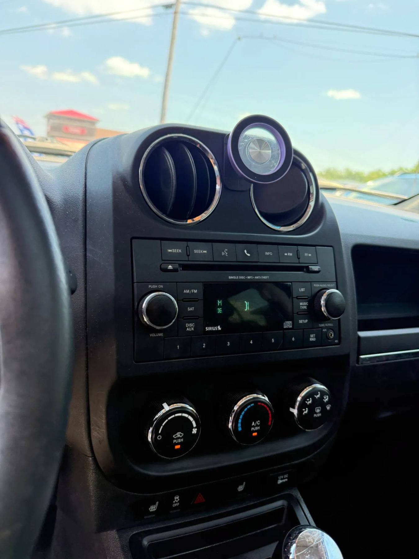 Used 2016 Jeep Patriot High Altitude AWD/4WD image 13