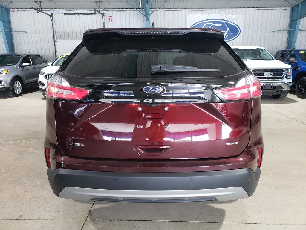 Used 2023 Ford Edge SEL w/ Convenience Package image 4