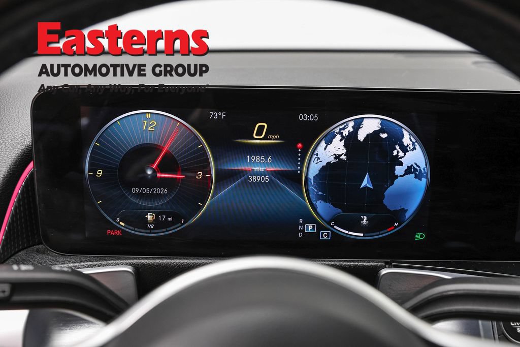 Used 2022 Mercedes-Benz GLB 250 4MATIC w/ Premium Package Lite image 17