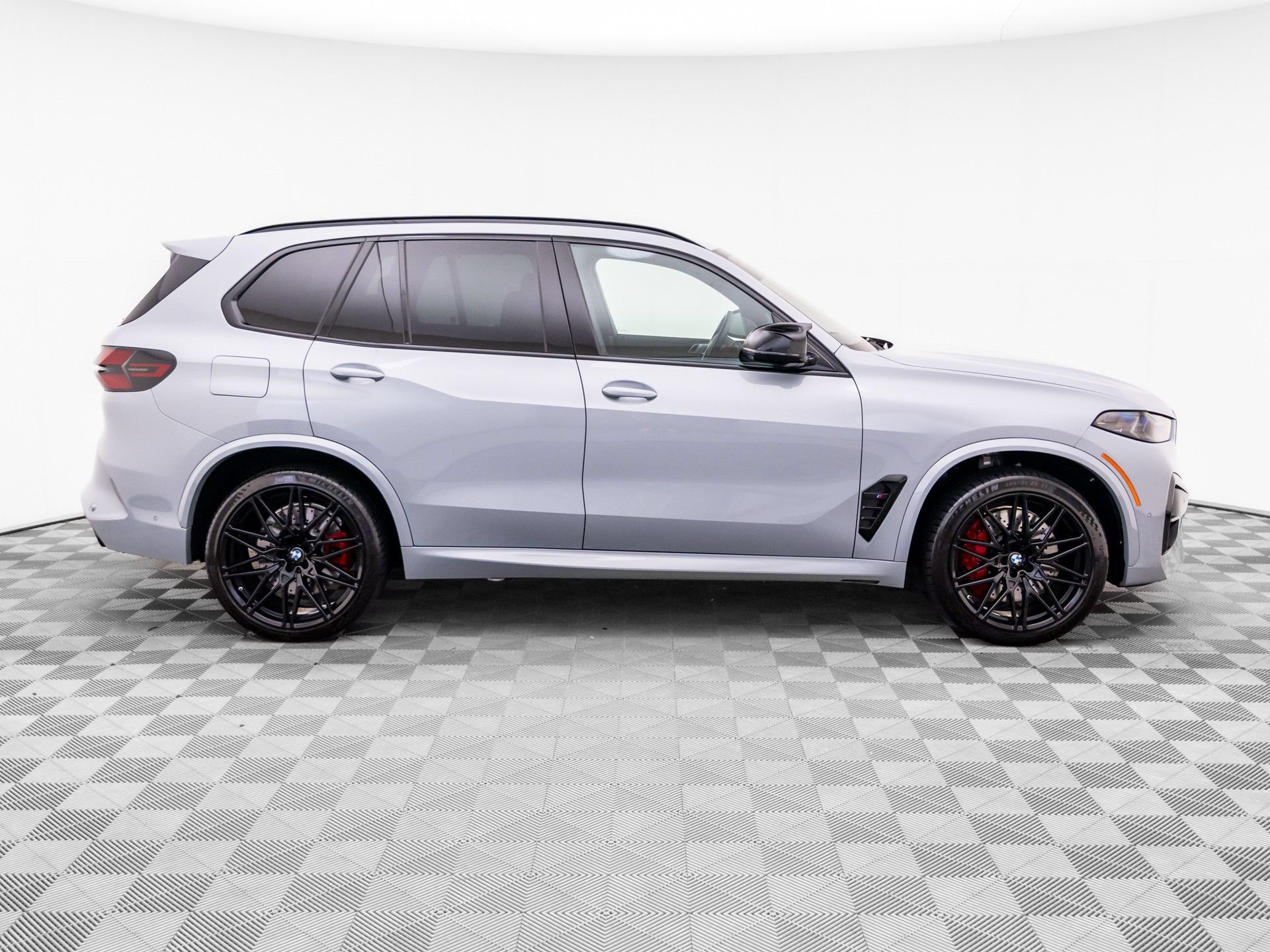 Used 2025 BMW X5 M Competition w/ Executive Package AWD/4WD image 6