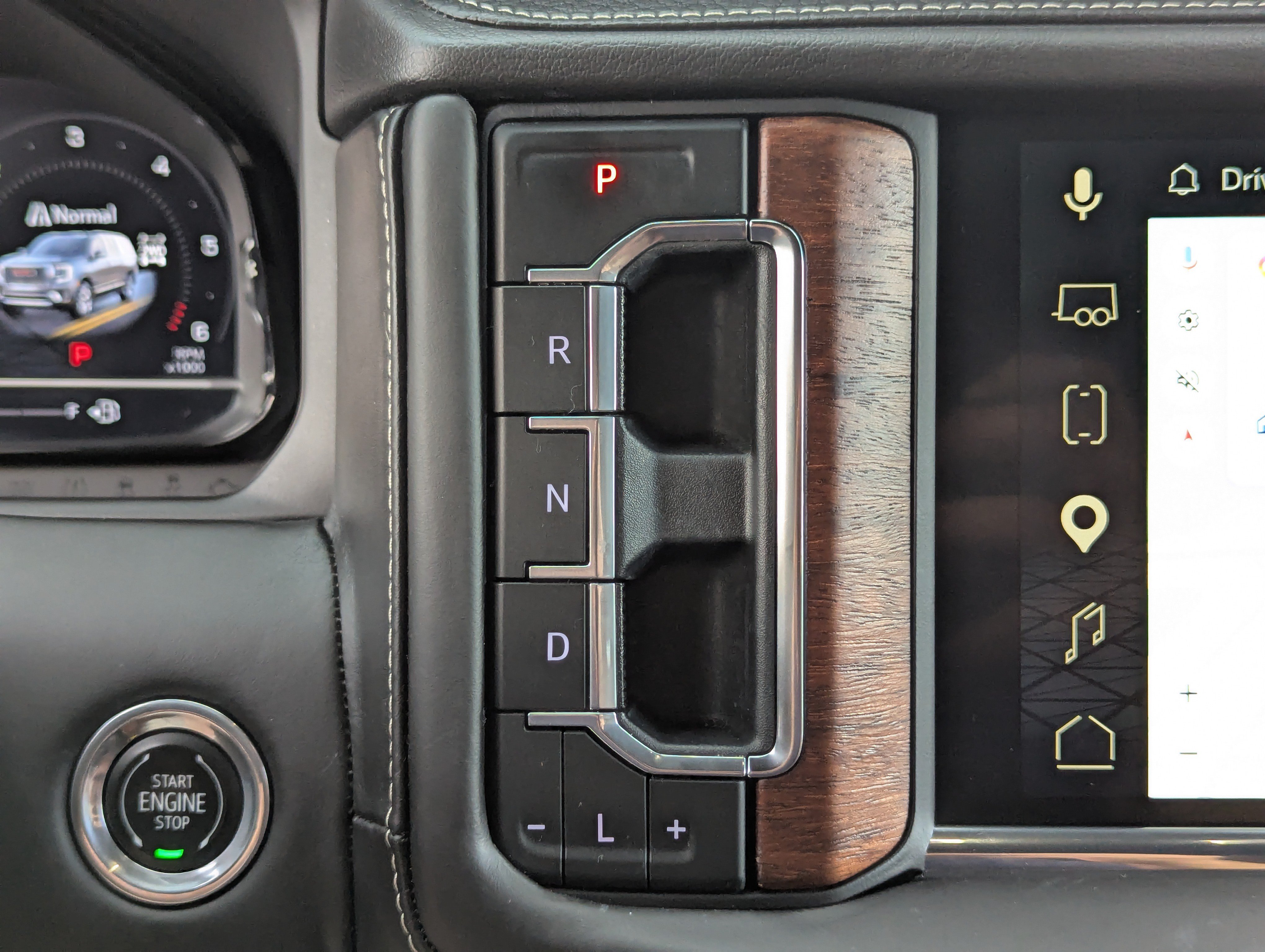 Certified 2023 GMC Yukon Denali Ultimate w/ LPO, Floor Liner Package AWD/4WD image 32