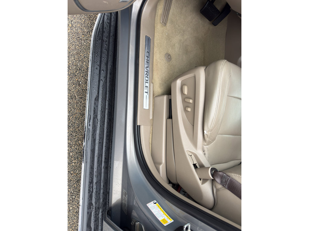 Used 2017 Chevrolet Suburban Premier image 15