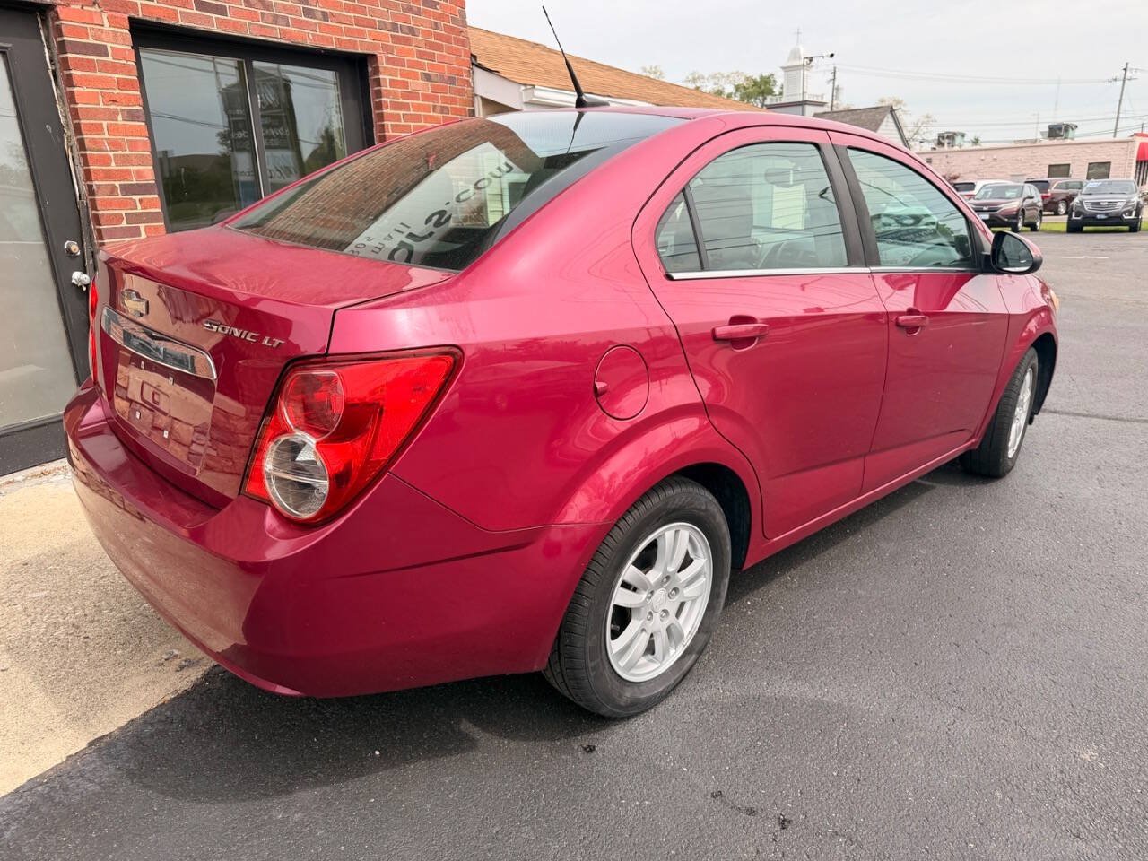 Used 2014 Chevrolet Sonic LT w/ LT Promotional Package FWD image 7